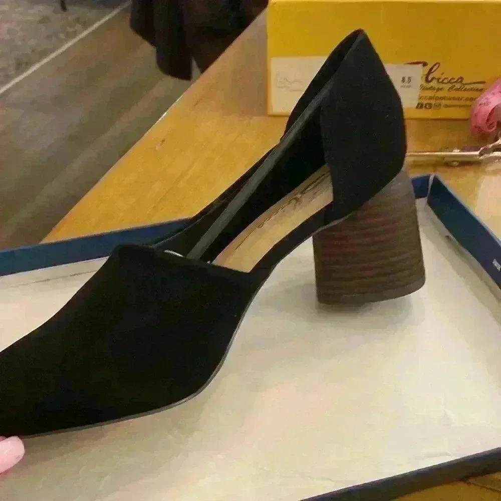 Women's Black Suede Block Heel‎ Shoes Sbicca Volin 8.5M NEW in box